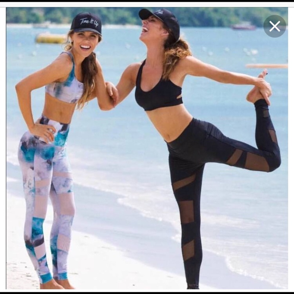 SALE!: Tone It Up Marble leggings